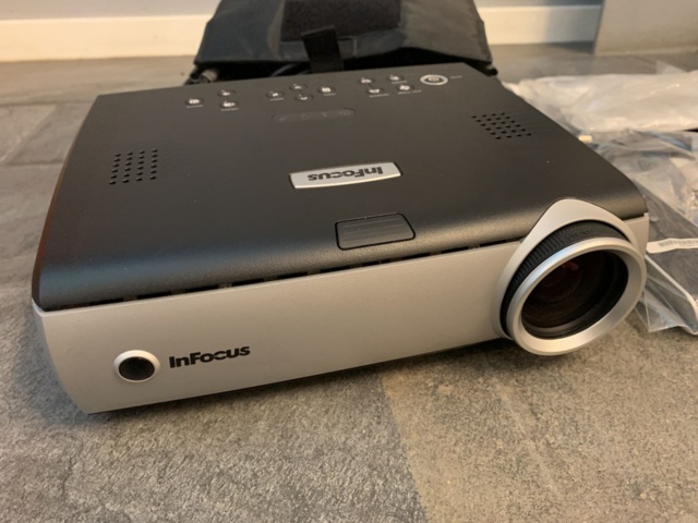 1068425-2 Projector with accessories Infocus IN32