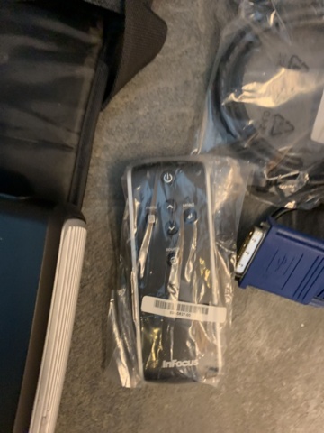 1068425-5 Projector with accessories Infocus IN32