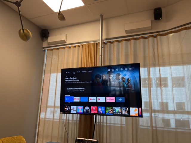 1132194-5 Smart TV 55”, Sony &amp; speakers x2 Genelec