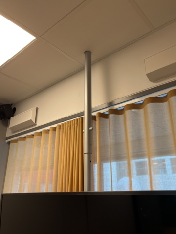 1132194-9 Smart TV 55”, Sony &amp; speakers x2 Genelec