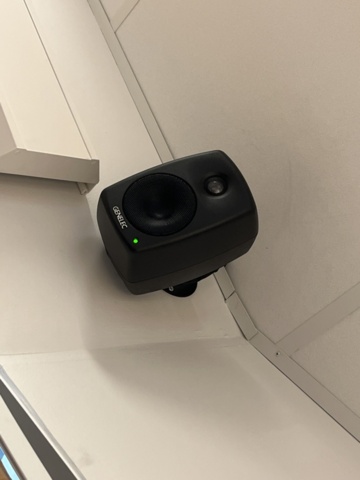 1132194-13 Smart TV 55”, Sony &amp; speakers x2 Genelec