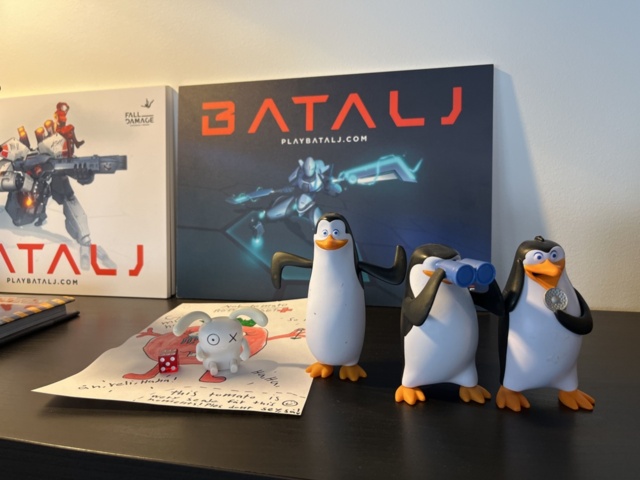 1132198-5 Collection of various collectibles/decorative items