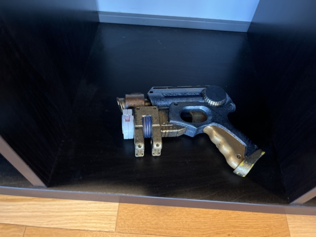 1132198-22 Collection of various collectibles/decorative items