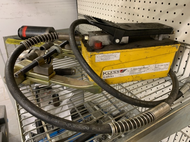 1068438-4 Pneumatic hydraulic pump Klann KL-0215-36A