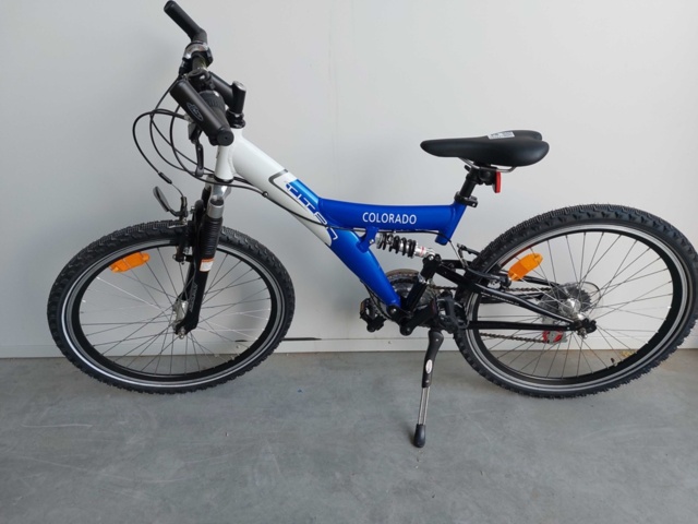 1035910-1 Bicycle Titan 24" Blue MTB model