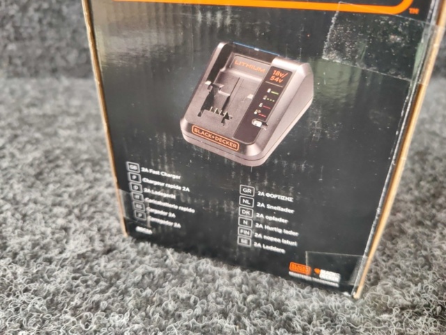 1213366-6 Quick charger Black & Decker BDC2A-QW & Battery Black & Decker BL2018-XJ 18V 2.0 Ah