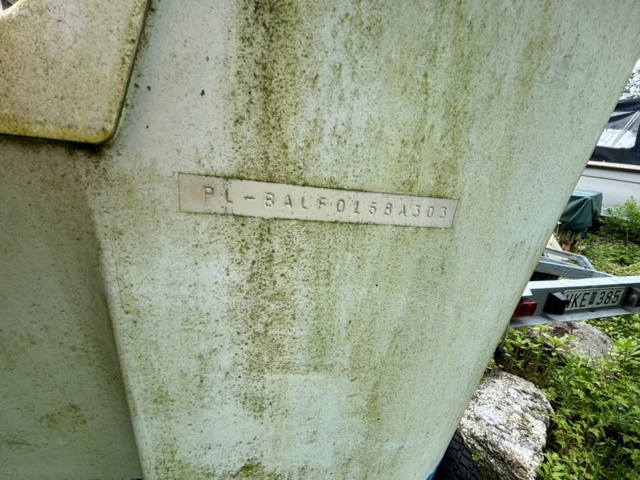 1134582-10 Quicksilver 410 boat with Fågelsta barge.