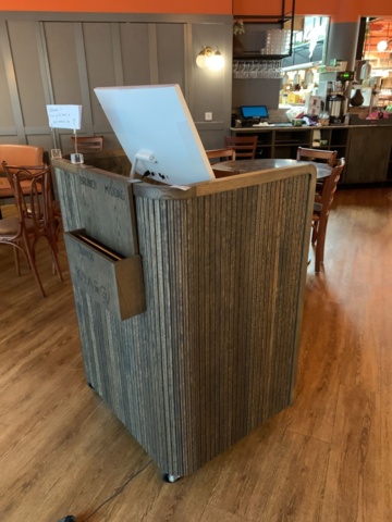 1129292-1 Hovmästarpulpet på hjul