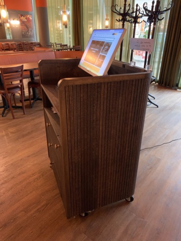 1129292-3 Hovmästarpulpet på hjul