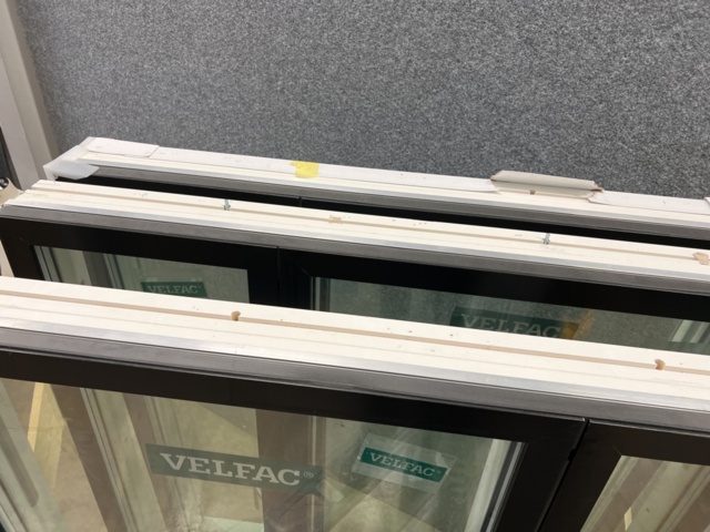 1213735-12 3 window parts, Velfac 1470x2258