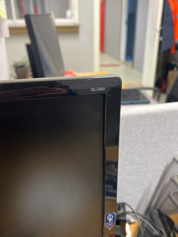 1178829-9 Desktop computer with 5 computer monitors