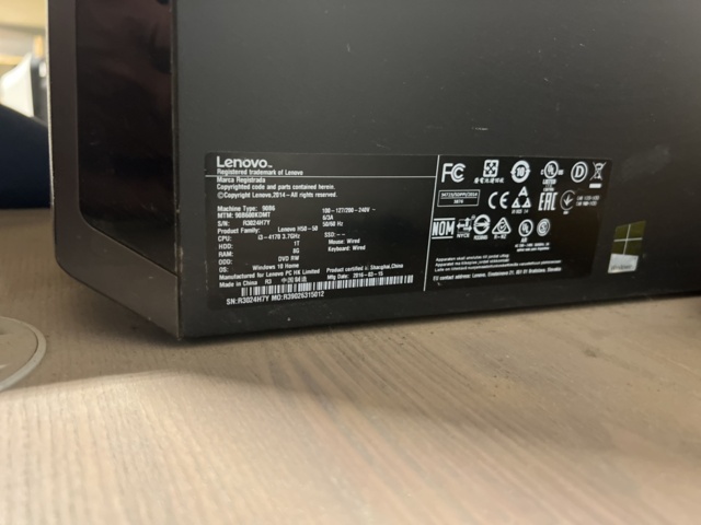 1178829-16 Desktop computer with 5 computer monitors