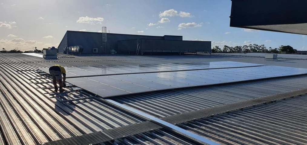 1214046-1 Solar cell package 70 kW complete package for industrial warehouse or agriculture