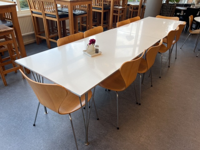 1178839-2 Collection with tables & chairs - Fritz Hansen