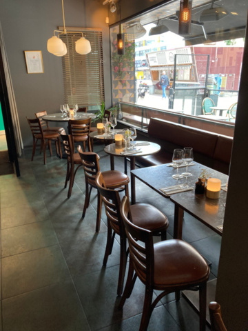 Section 5 tables, restaurant sofa and 9 chairs - PS Auction - We value ...