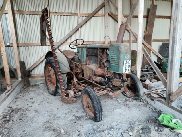 1129447-1 Veteran tractor Volvo BM10 Repair object