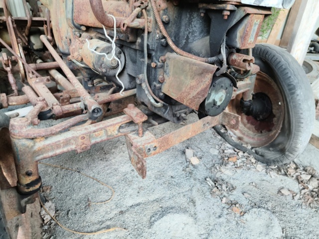 1129447-5 Veteran tractor Volvo BM10 Repair object