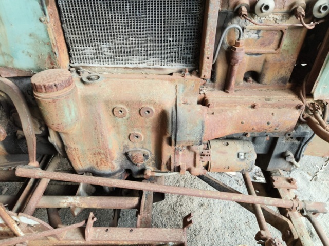 1129447-9 Veteran tractor Volvo BM10 Repair object