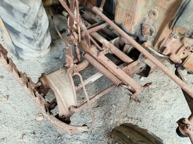 1129447-10 Veteran tractor Volvo BM10 Repair object