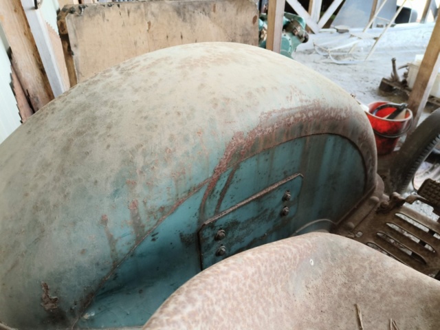 1129447-22 Veteran tractor Volvo BM10 Repair object