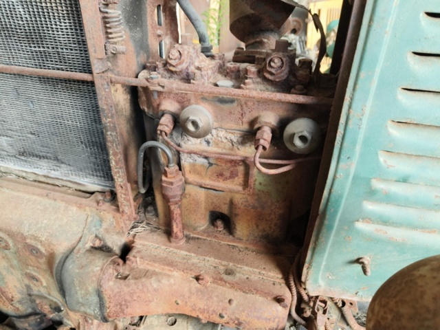 1129447-24 Veteran tractor Volvo BM10 Repair object