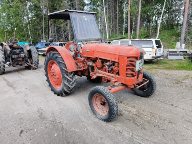 1129449-1 Vintage tractor Volvo T22 - 1949 Repair object