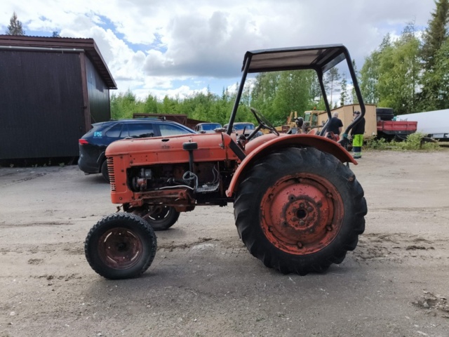 1129449-6 Vintage tractor Volvo T22 - 1949 Repair object