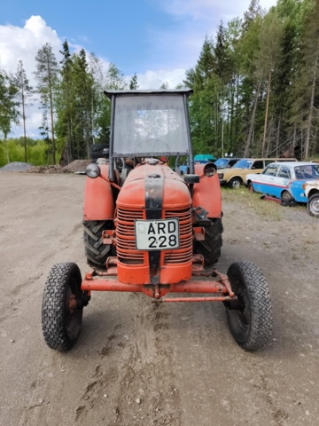 1129449-8 Vintage tractor Volvo T22 - 1949 Repair object