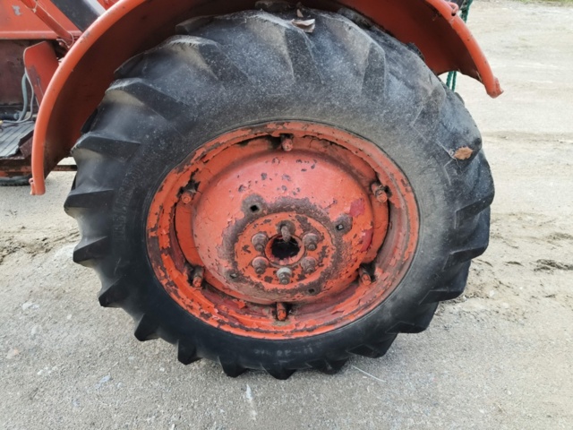 1129449-24 Vintage tractor Volvo T22 - 1949 Repair object