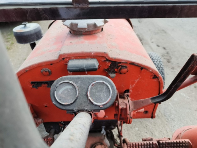 1129449-33 Vintage tractor Volvo T22 - 1949 Repair object