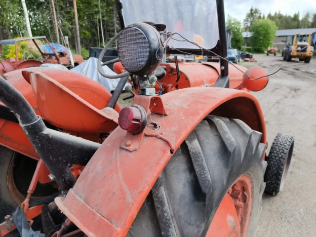 1129449-37 Vintage tractor Volvo T22 - 1949 Repair object