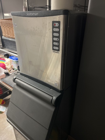 982800-7 Ice machine Scotsman SB322