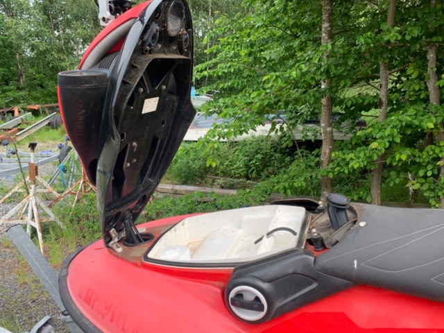 1134584-29 SeaDoo XP 951cc 126hp 2 stroke jet ski