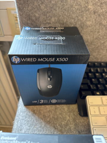 1153469-5 Sortiment med möss, tangentbord och kablar