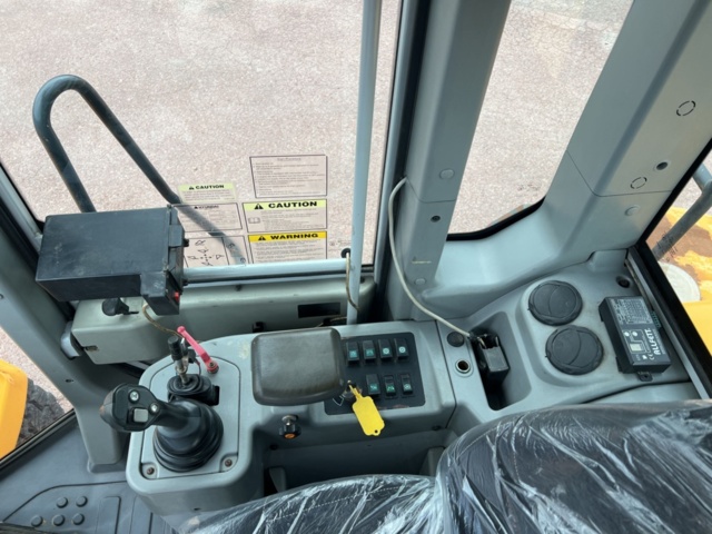 1121903-24 Hyundai HL757-7A -2008