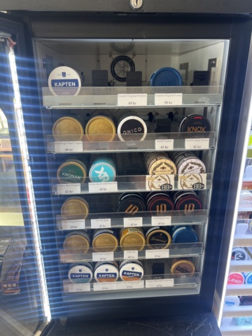 1178868-4 Tobacco lot - Snuff, cigarettes & vapes