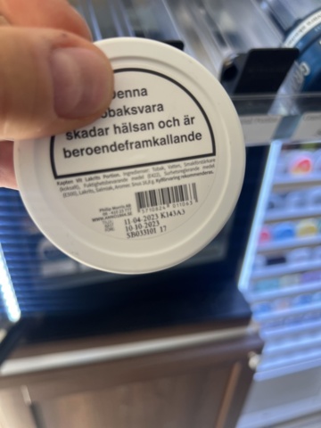 1178868-6 Tobacco lot - Snuff, cigarettes & vapes