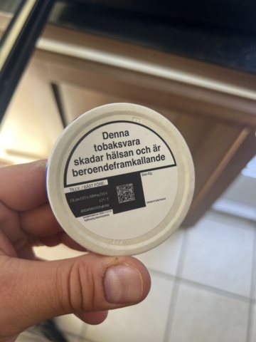 1178868-8 Tobacco lot - Snuff, cigarettes & vapes