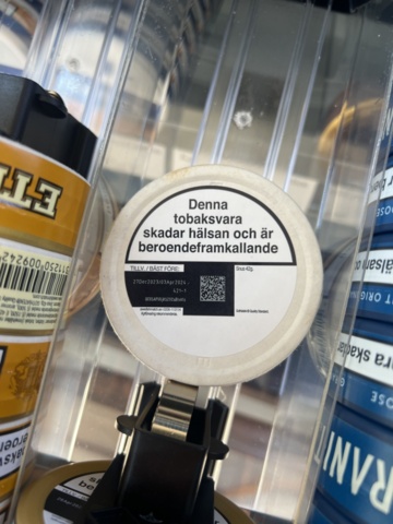 1178868-18 Tobacco lot - Snuff, cigarettes & vapes