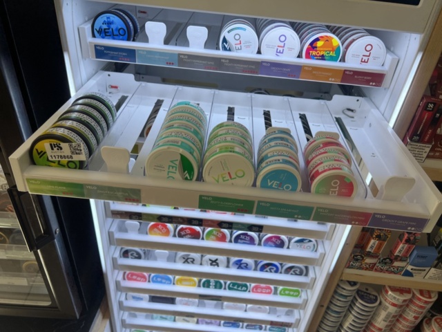 1178868-25 Tobacco lot - Snuff, cigarettes & vapes