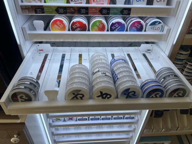 1178868-36 Tobacco lot - Snuff, cigarettes & vapes