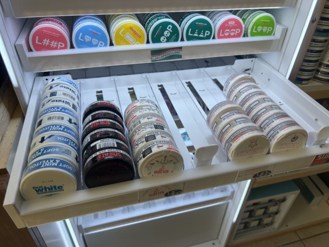 1178868-41 Tobacco lot - Snuff, cigarettes & vapes