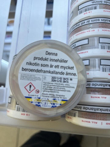 1178868-42 Tobacco lot - Snuff, cigarettes & vapes