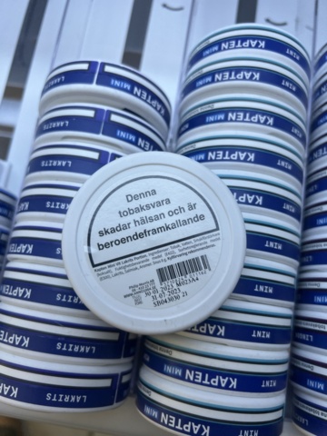 1178868-50 Tobacco lot - Snuff, cigarettes & vapes