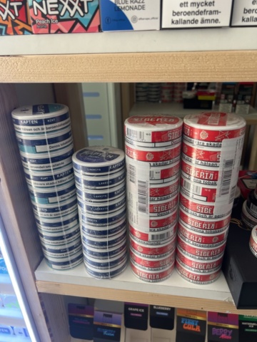 1178868-52 Tobacco lot - Snuff, cigarettes & vapes