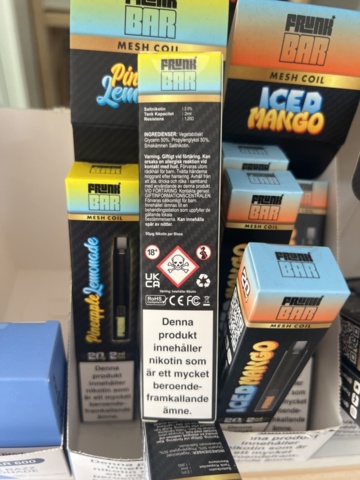 1178868-56 Tobacco lot - Snuff, cigarettes & vapes