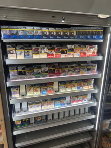 1178868-60 Tobacco lot - Snuff, cigarettes & vapes