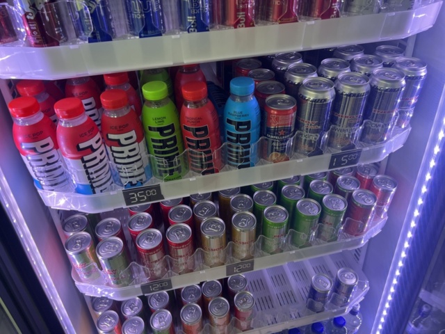 1178870-22 Large batch of food - Energy drinks, chips, sweets and more