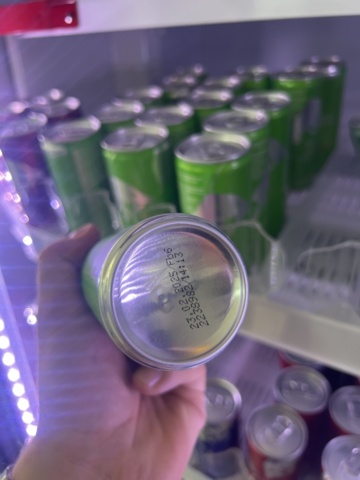 1178870-25 Large batch of food - Energy drinks, chips, sweets and more