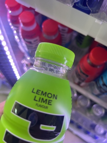 1178870-26 Large batch of food - Energy drinks, chips, sweets and more